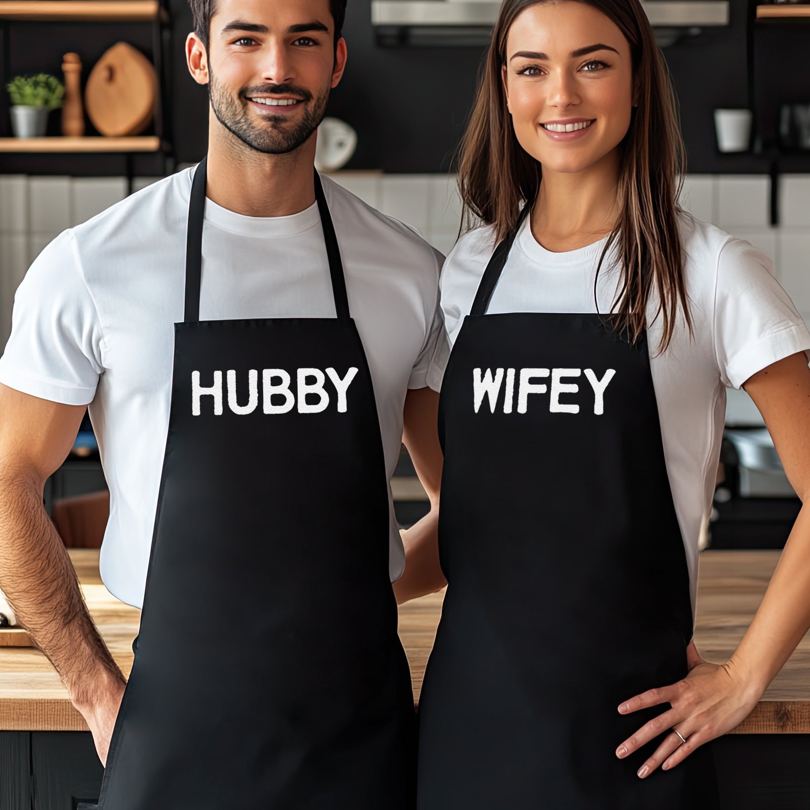 HUBBY & WIFEY - Printed Aprons Set x2 - One Size